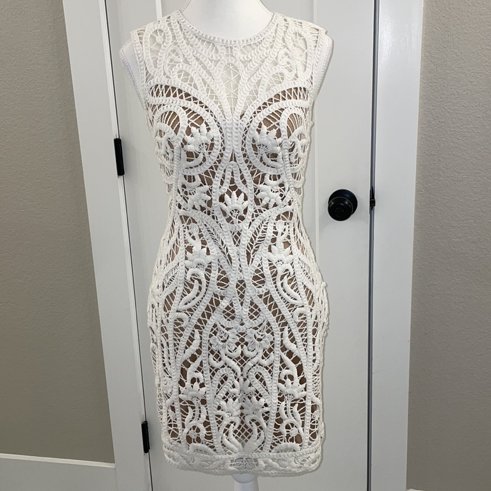 Tadashi Shoji Cotton White Dress Size S Zip Closure on the back Knit details